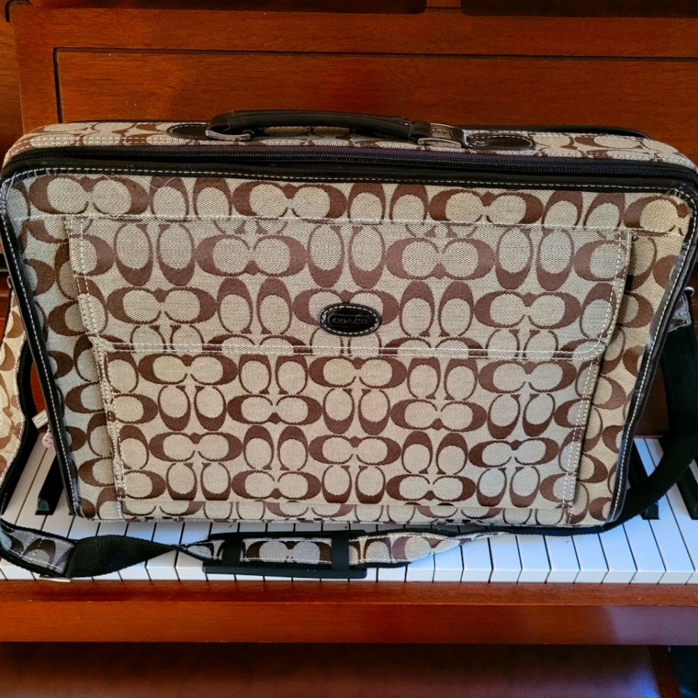 COACH SIGNATURE BUSINESS TOTE BAG LAPTOP BRIEFCASE With Shoulder Strap (Unisex)